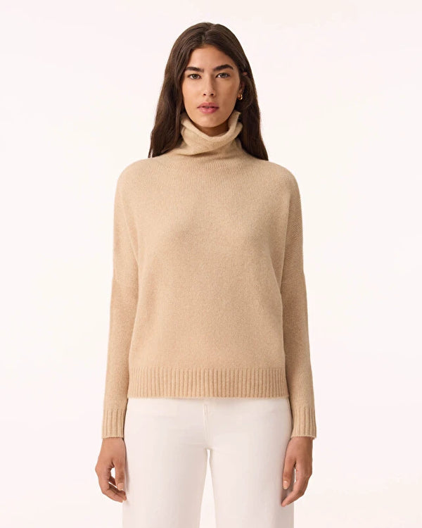 Kujten Turtleneck Tila Sweater