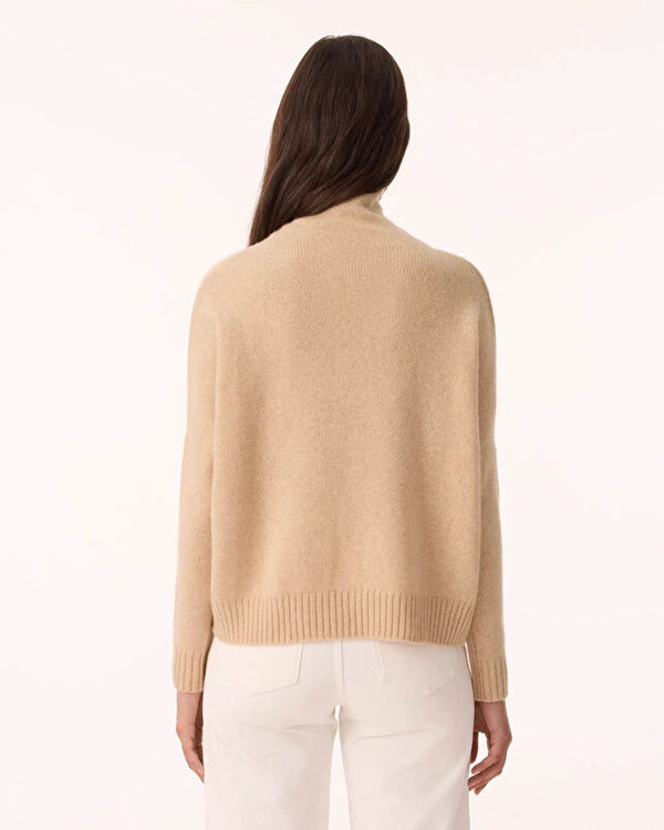 Kujten Turtleneck Tila Sweater